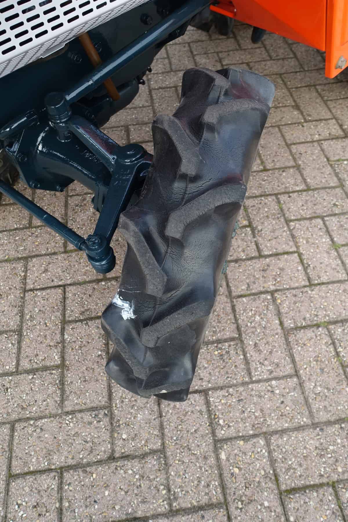 Kubota B1402 4wd - Afbeelding 17