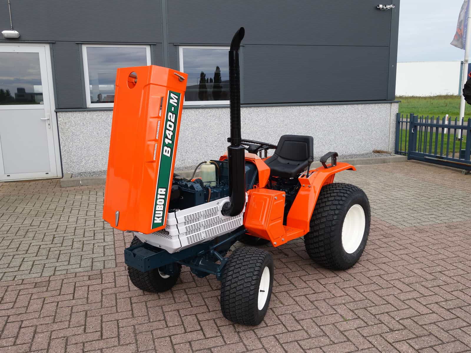 Kubota B1402 4wd - Afbeelding 16