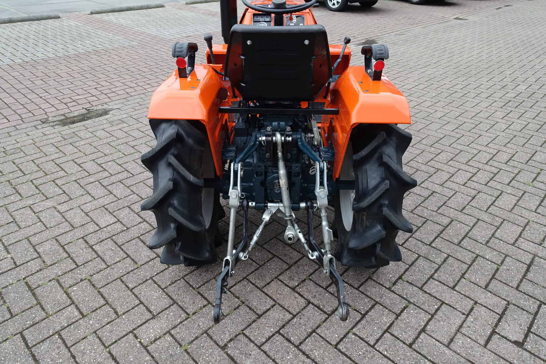 Kubota B1402 4wd - Afbeelding 15