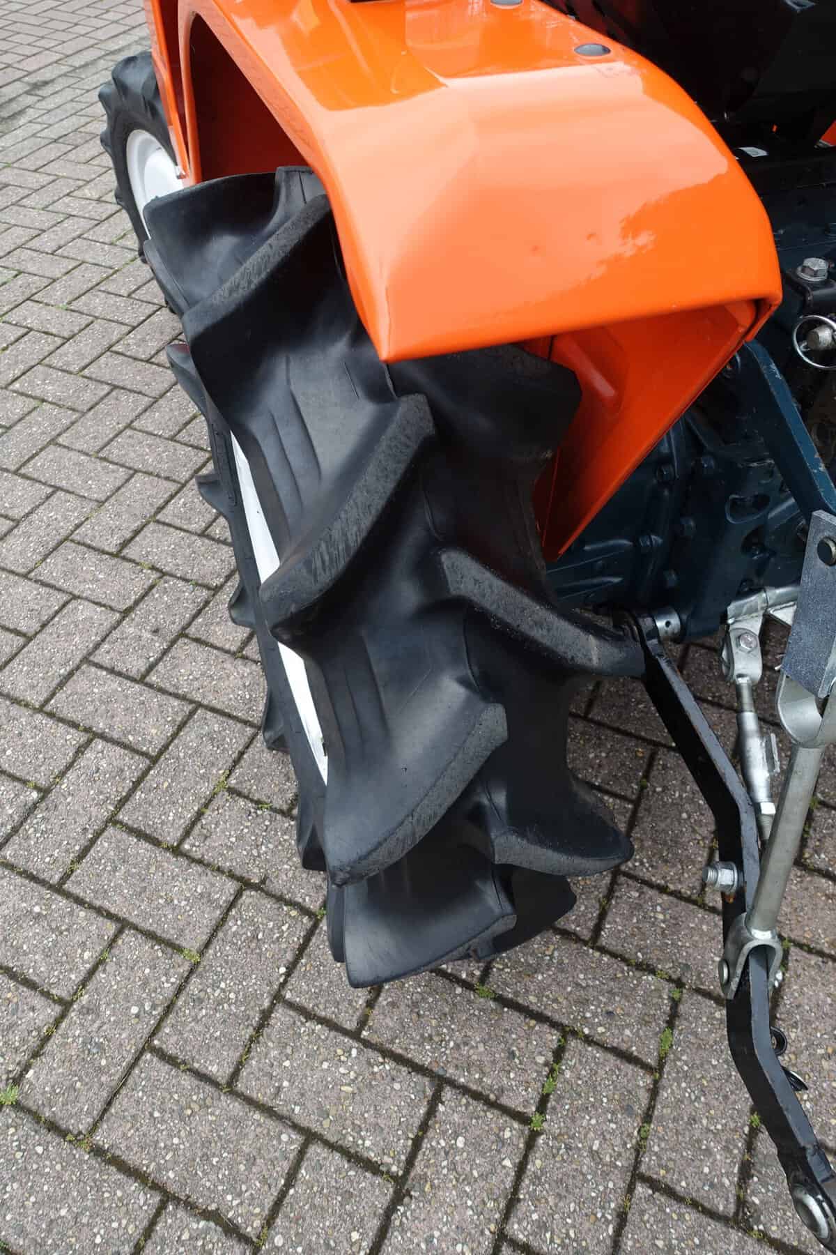 Kubota B1402 4wd - Afbeelding 17