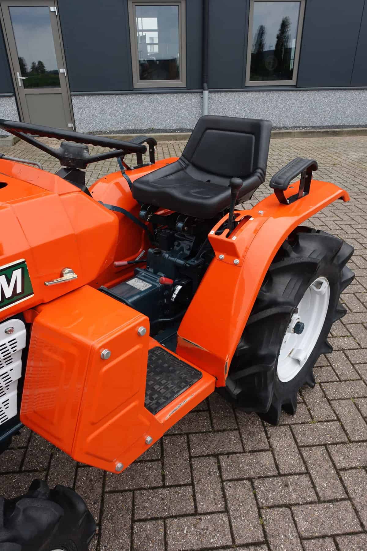 Kubota B1402 4wd - Afbeelding 8
