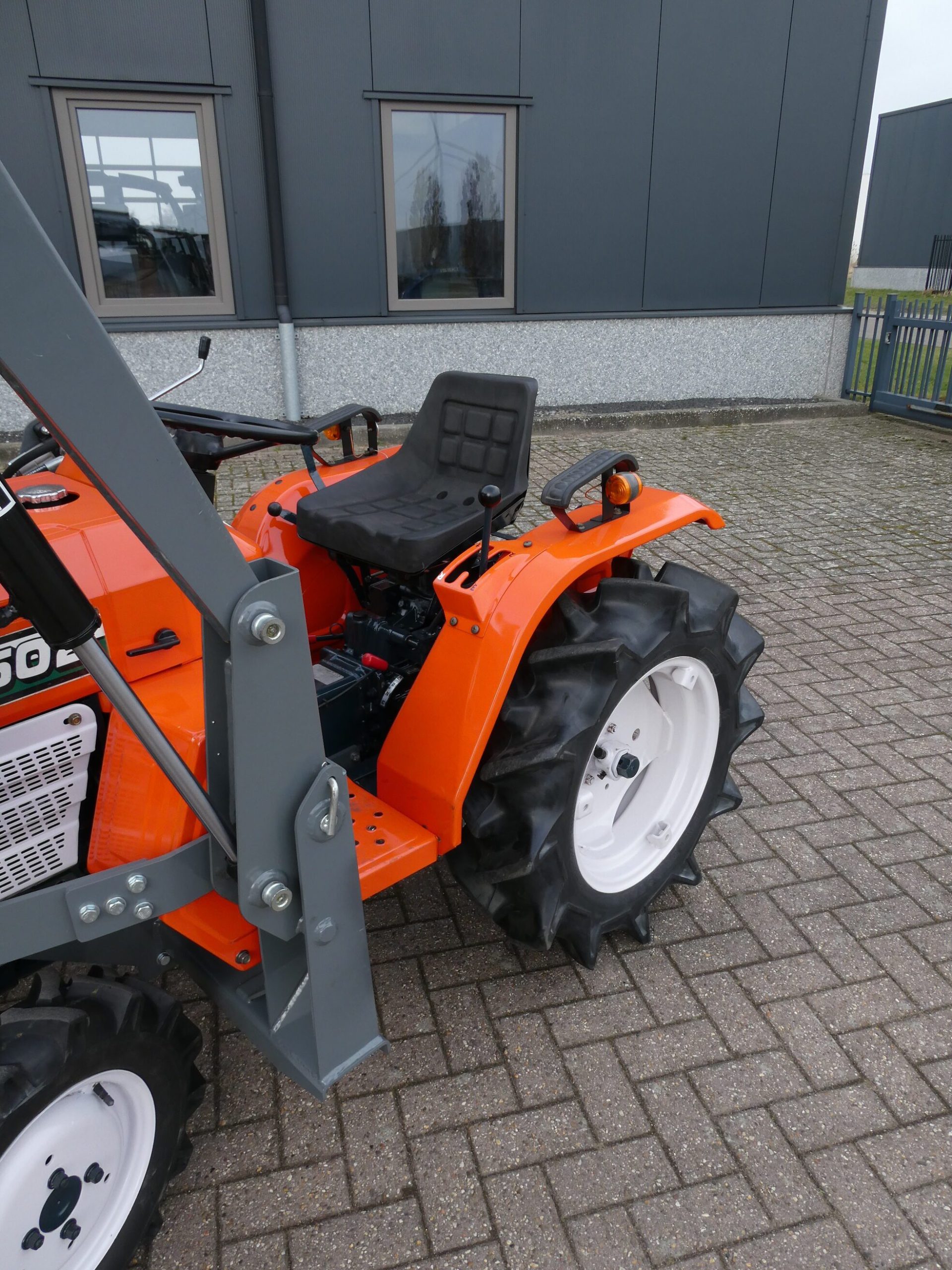 Kubota B1502 4wd - Afbeelding 8