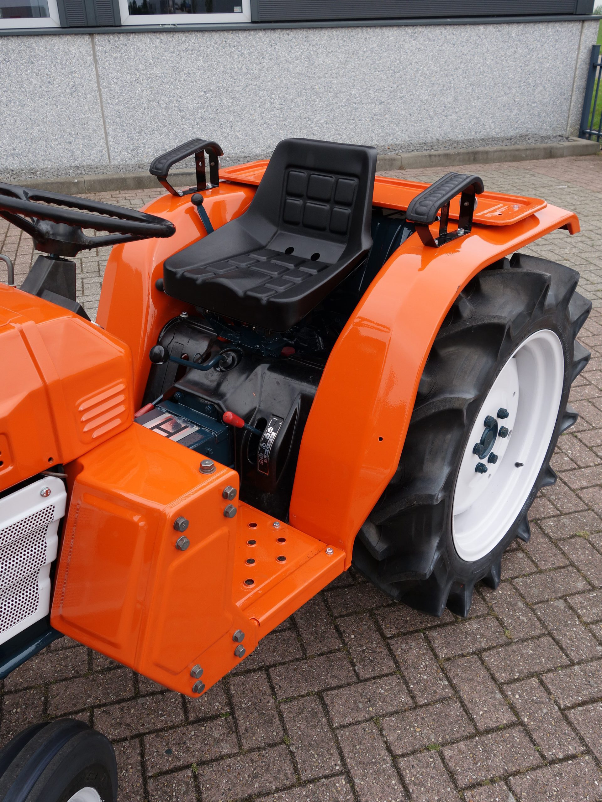 Kubota B1600 2wd - Afbeelding 8
