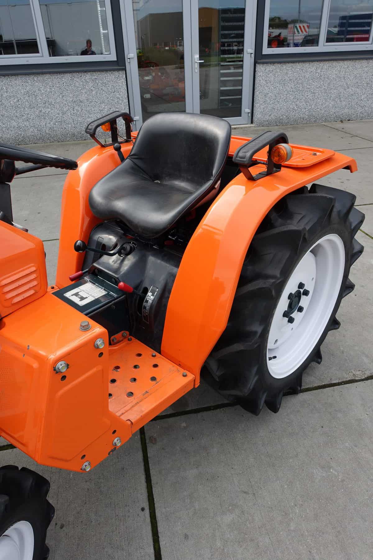 Kubota B1600 4wd - Afbeelding 8