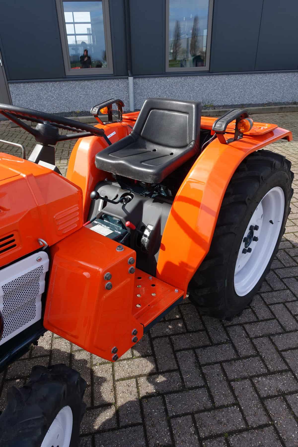 Kubota B1600 4wd - Afbeelding 8