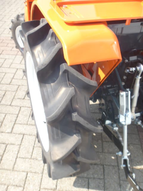 Kubota B1702 4wd - Afbeelding 12