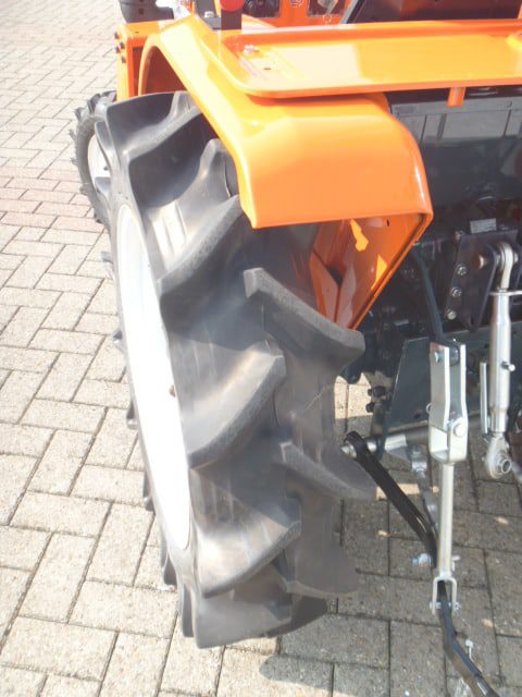 Kubota B1702 4wd - Afbeelding 17