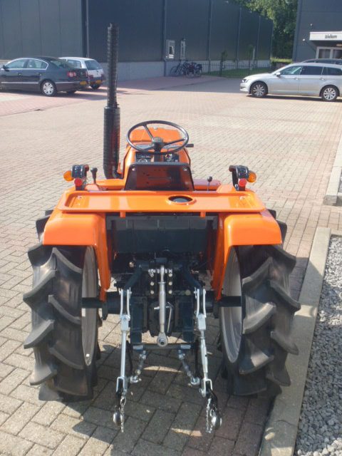 Kubota B1702 4wd - Afbeelding 9