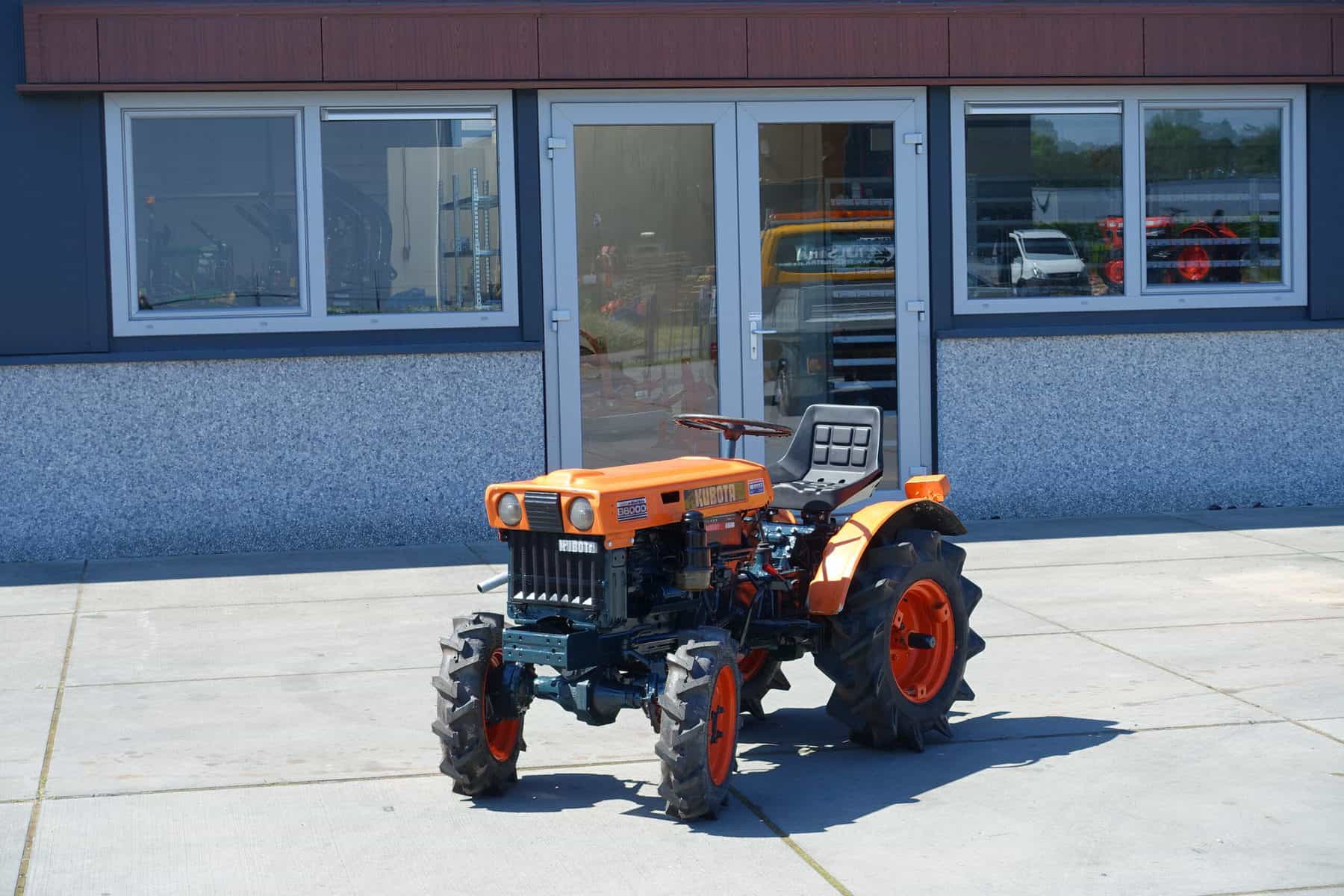 Kubota B6000 4WD