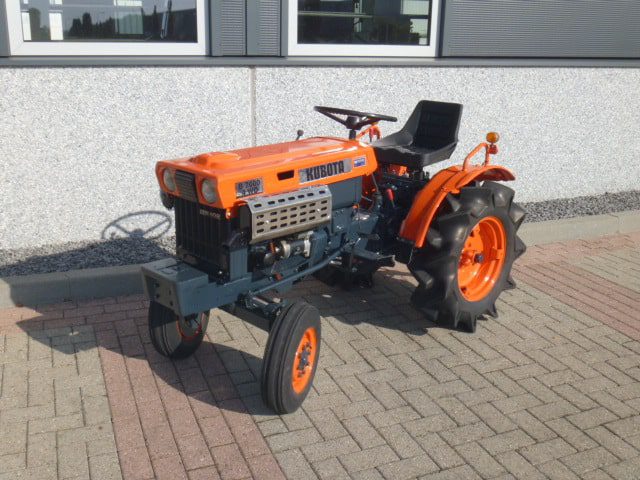 Kubota B7000 2wd