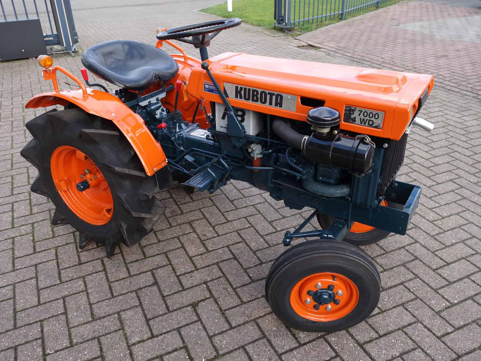 Kubota B7000 2wd - Afbeelding 2