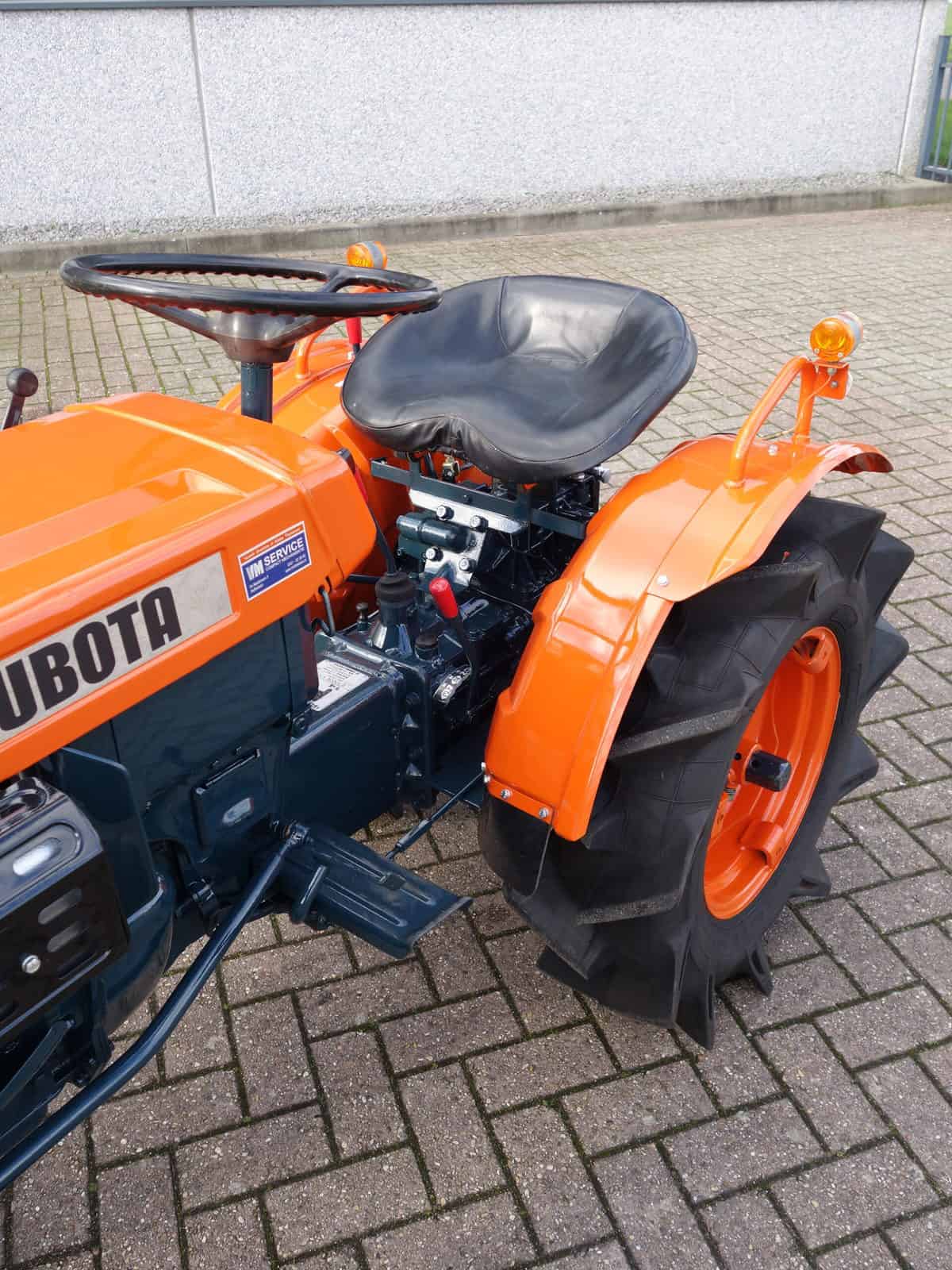 Kubota B7000 2wd - Afbeelding 8