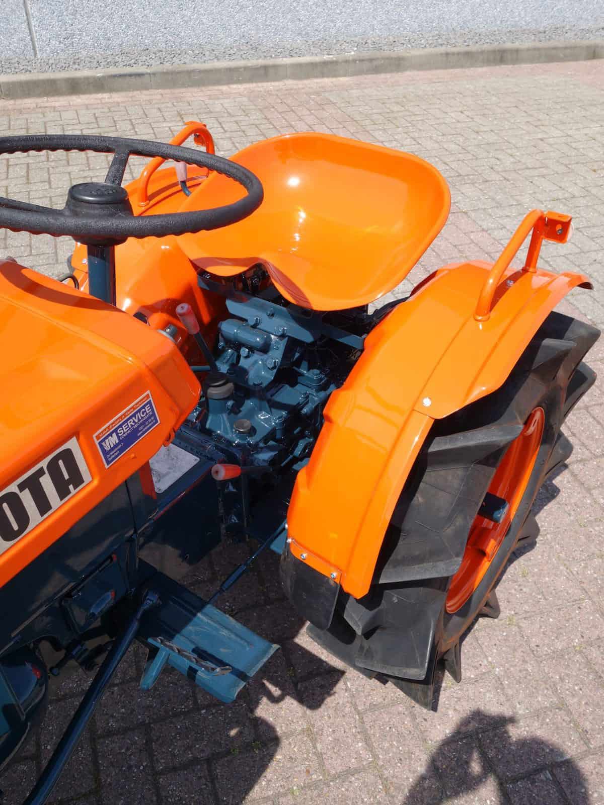 Kubota B7000 2wd - Afbeelding 8