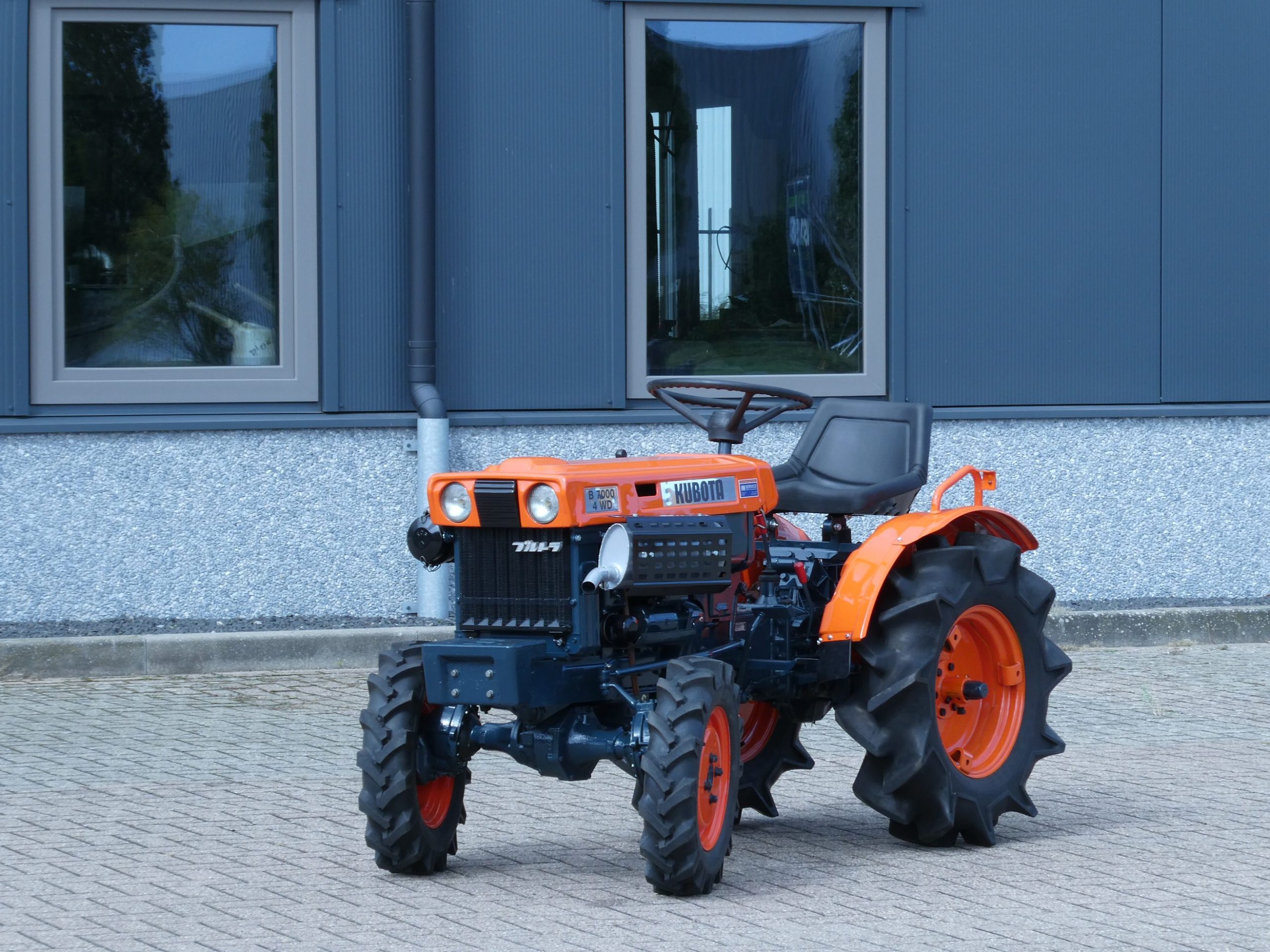 Kubota B7000 4wd