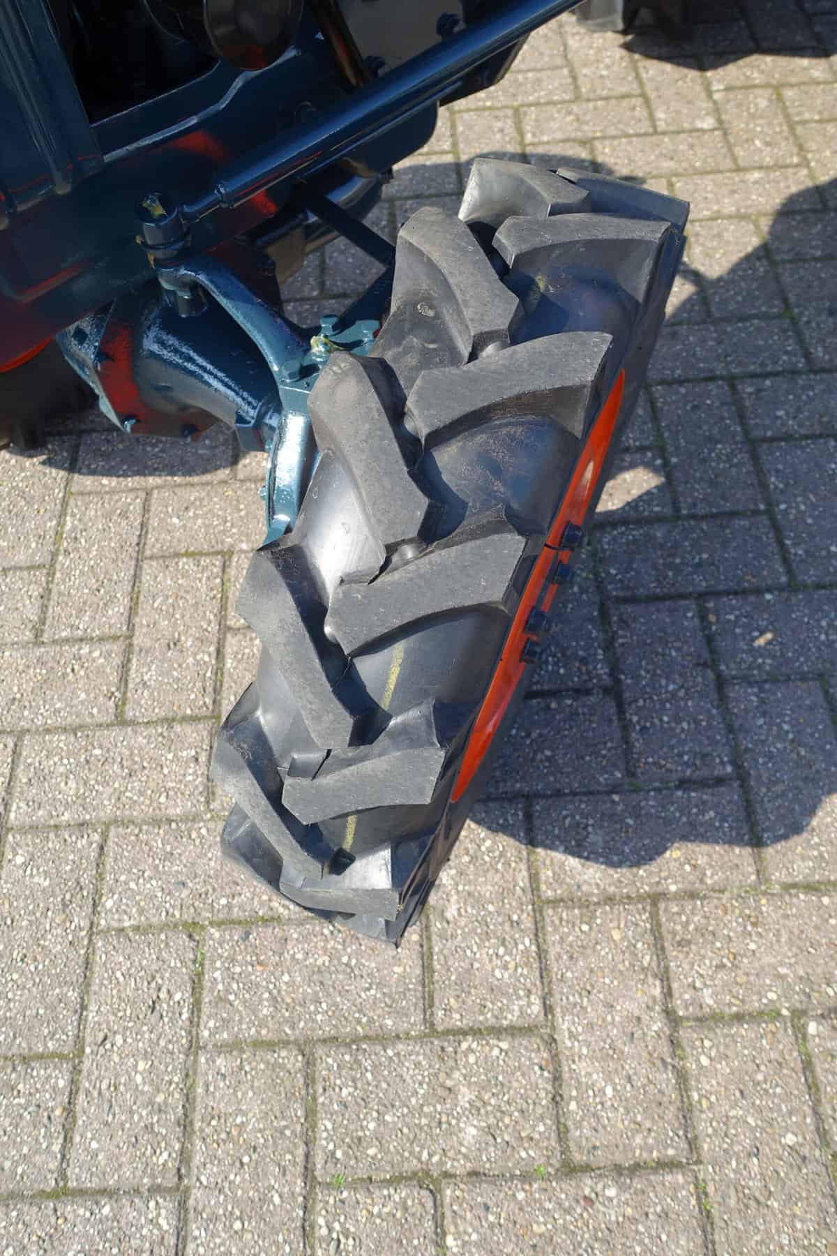 Kubota B7000 4wd - Afbeelding 14