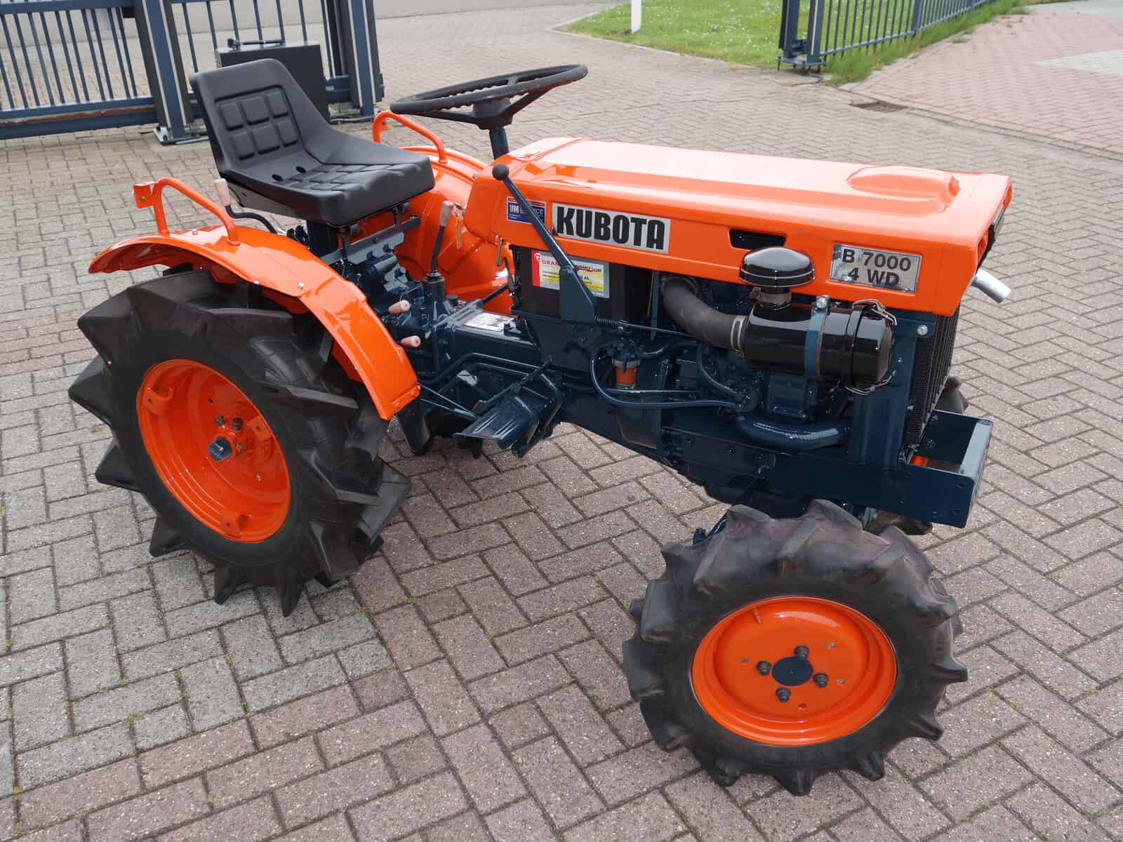 Kubota B7000 4wd - Afbeelding 2