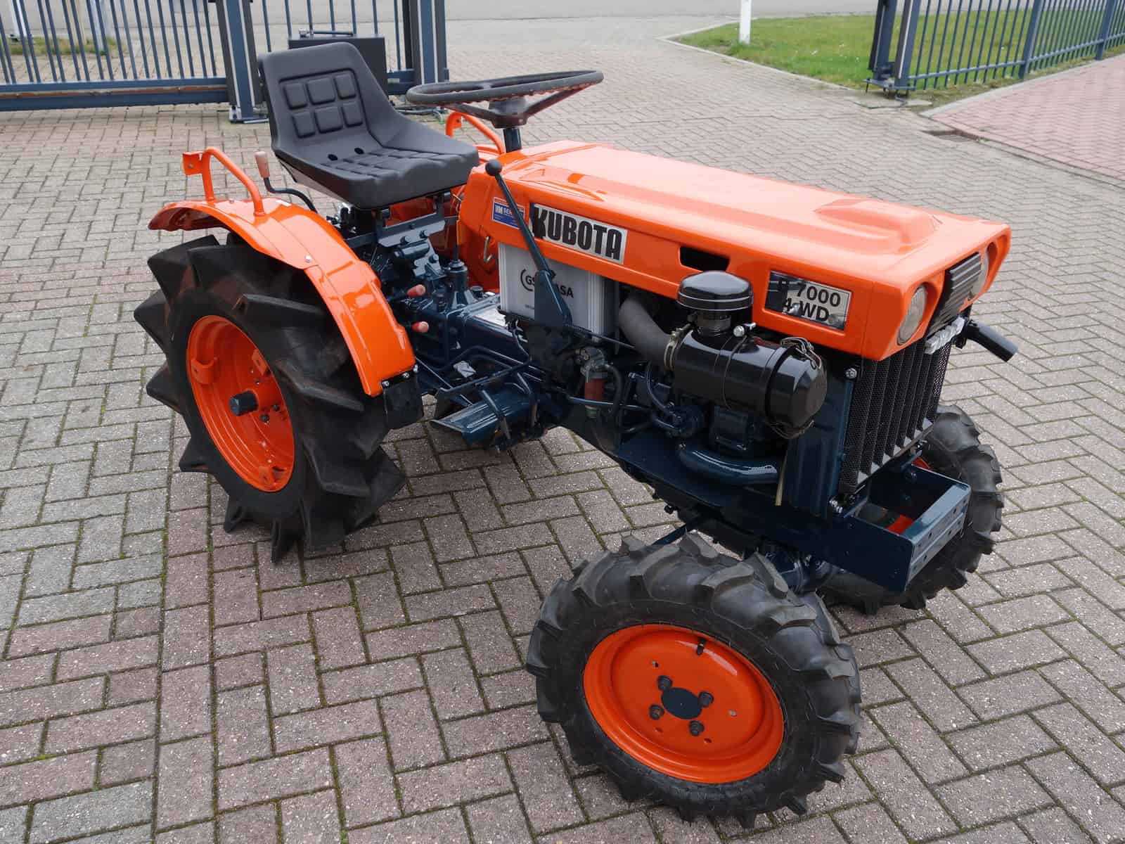 Kubota B7000 4wd - Afbeelding 2