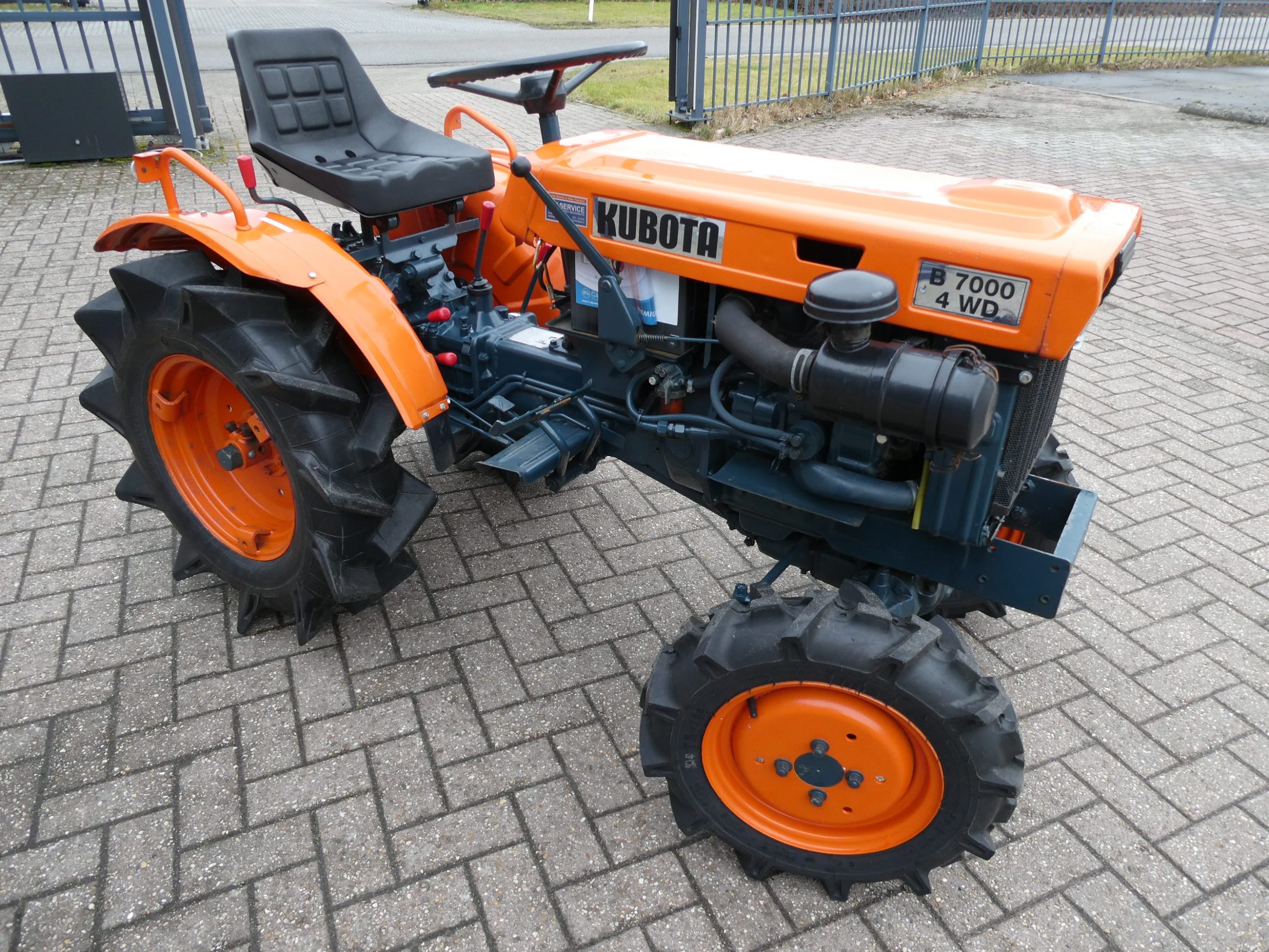 Kubota B7000 4wd - Afbeelding 2