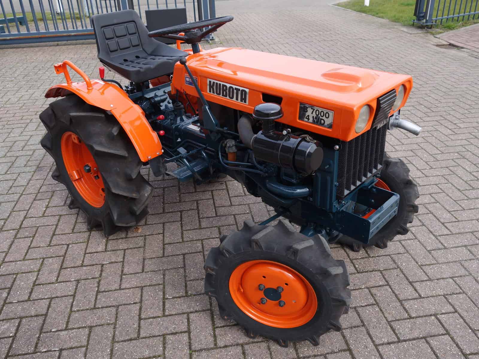 Kubota B7000 4wd - Afbeelding 2