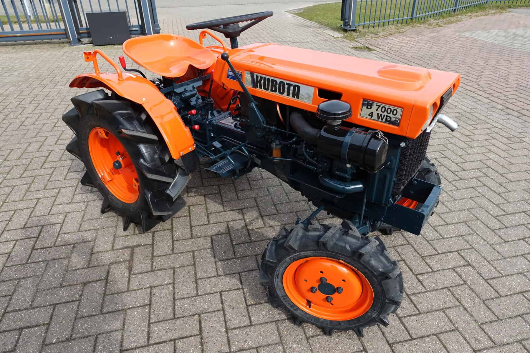 Kubota B7000 4wd - Afbeelding 2