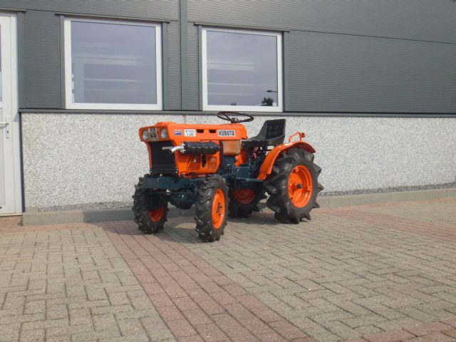Kubota B7001 4wd - Afbeelding 18