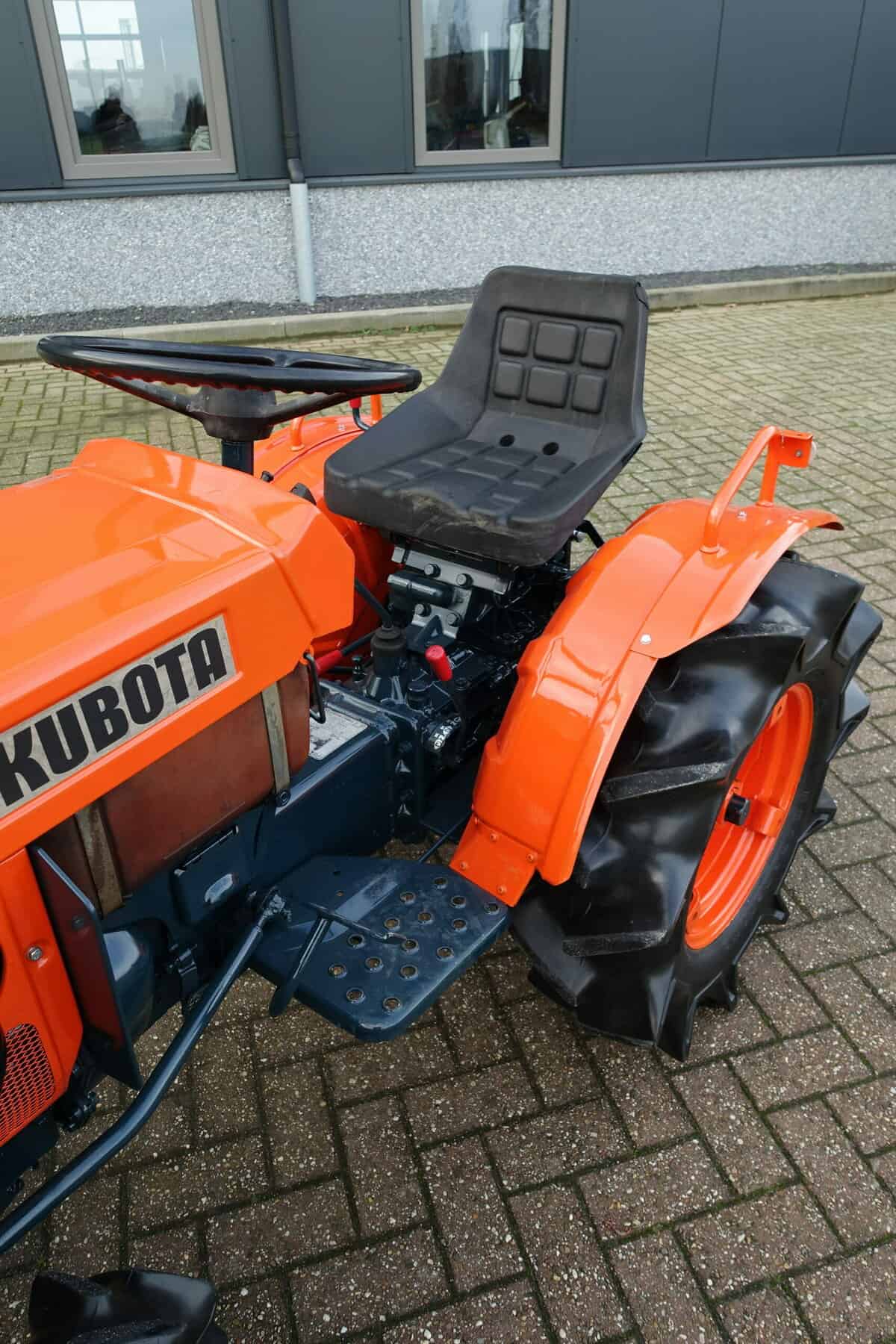 Kubota B7001 4wd - Afbeelding 8