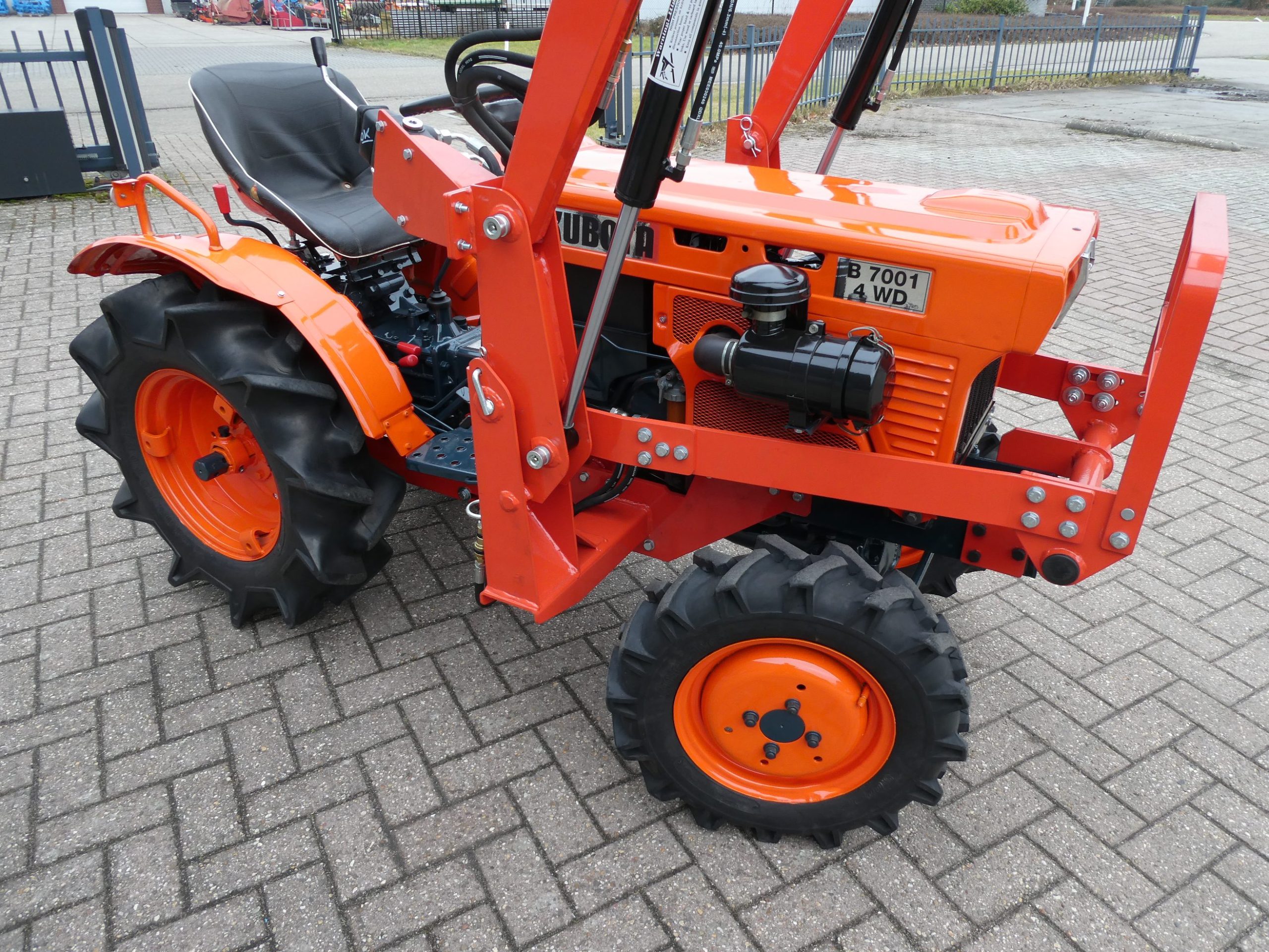 Kubota B7001 4wd - Afbeelding 2