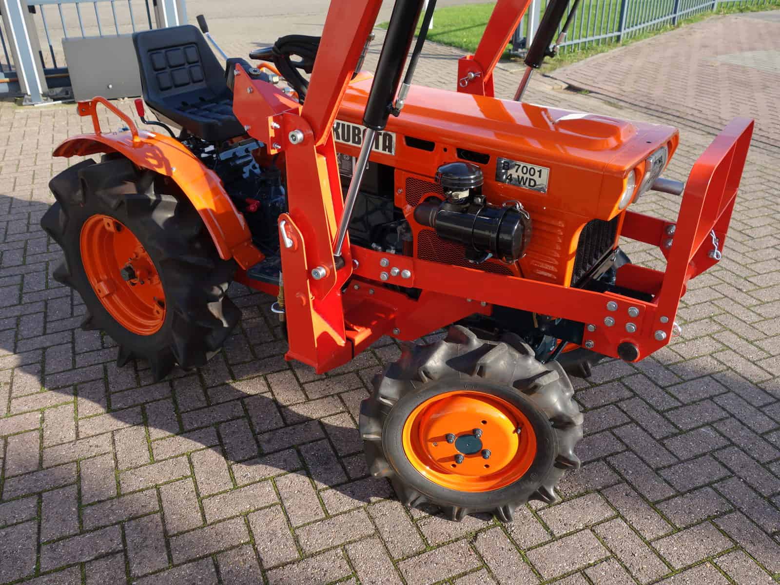 Kubota B7001 4wd - Afbeelding 2