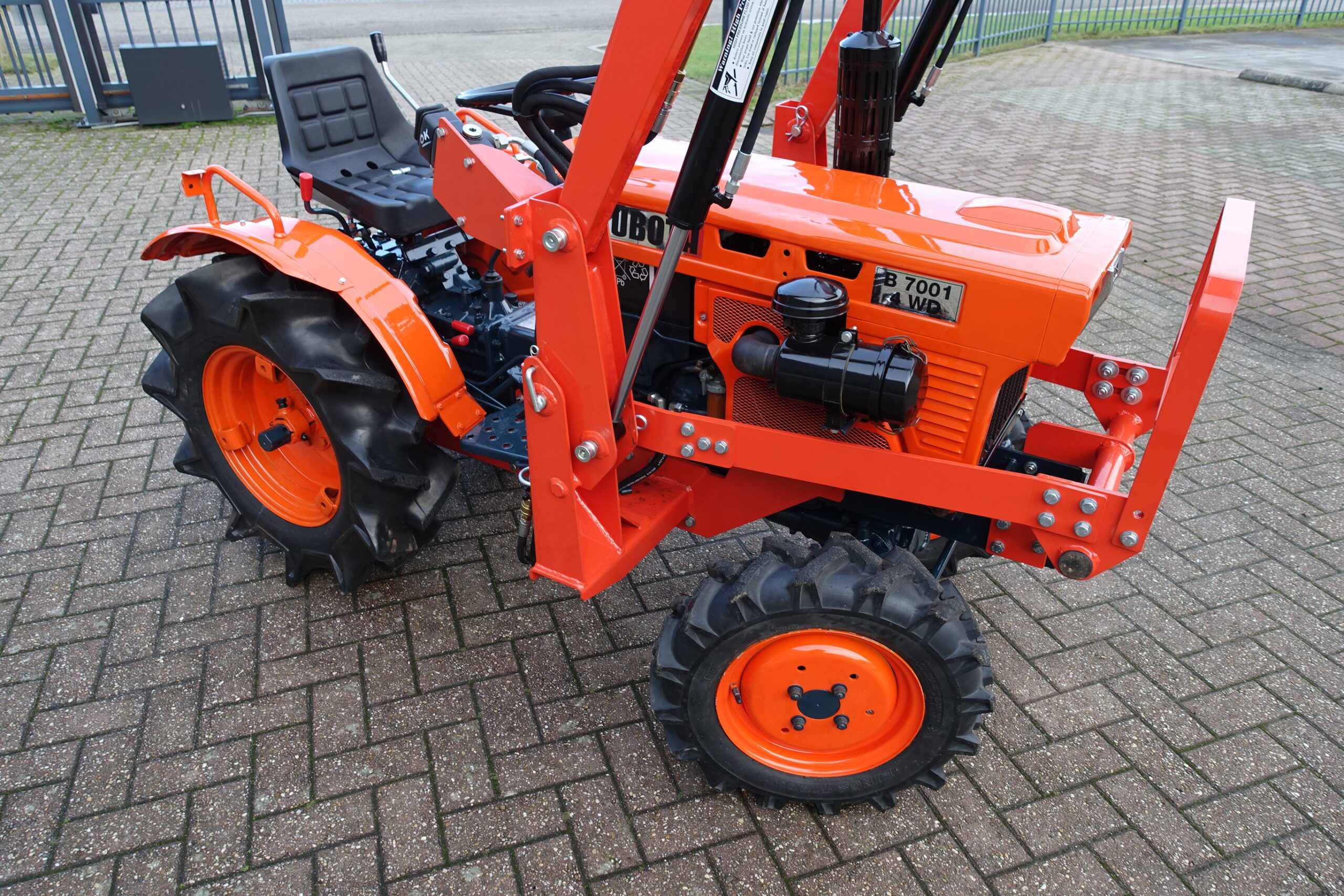 Kubota B7001 4wd - Afbeelding 2