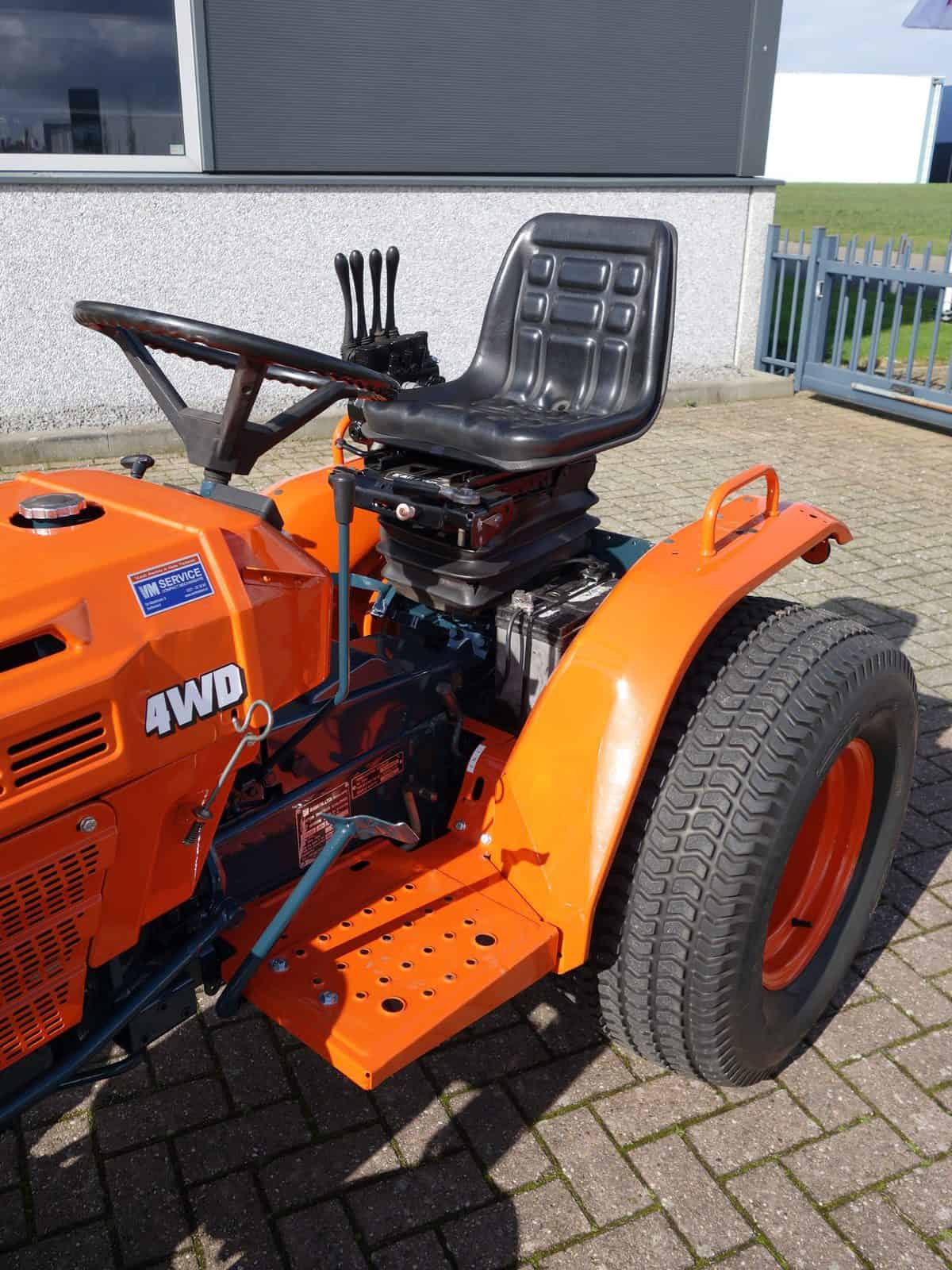 Kubota B7200 4wd HST - Afbeelding 8