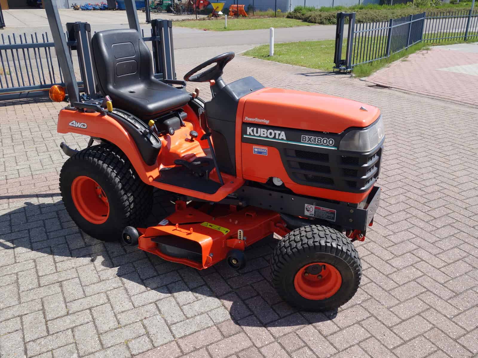 Kubota BX1800 4wd HST - Afbeelding 2