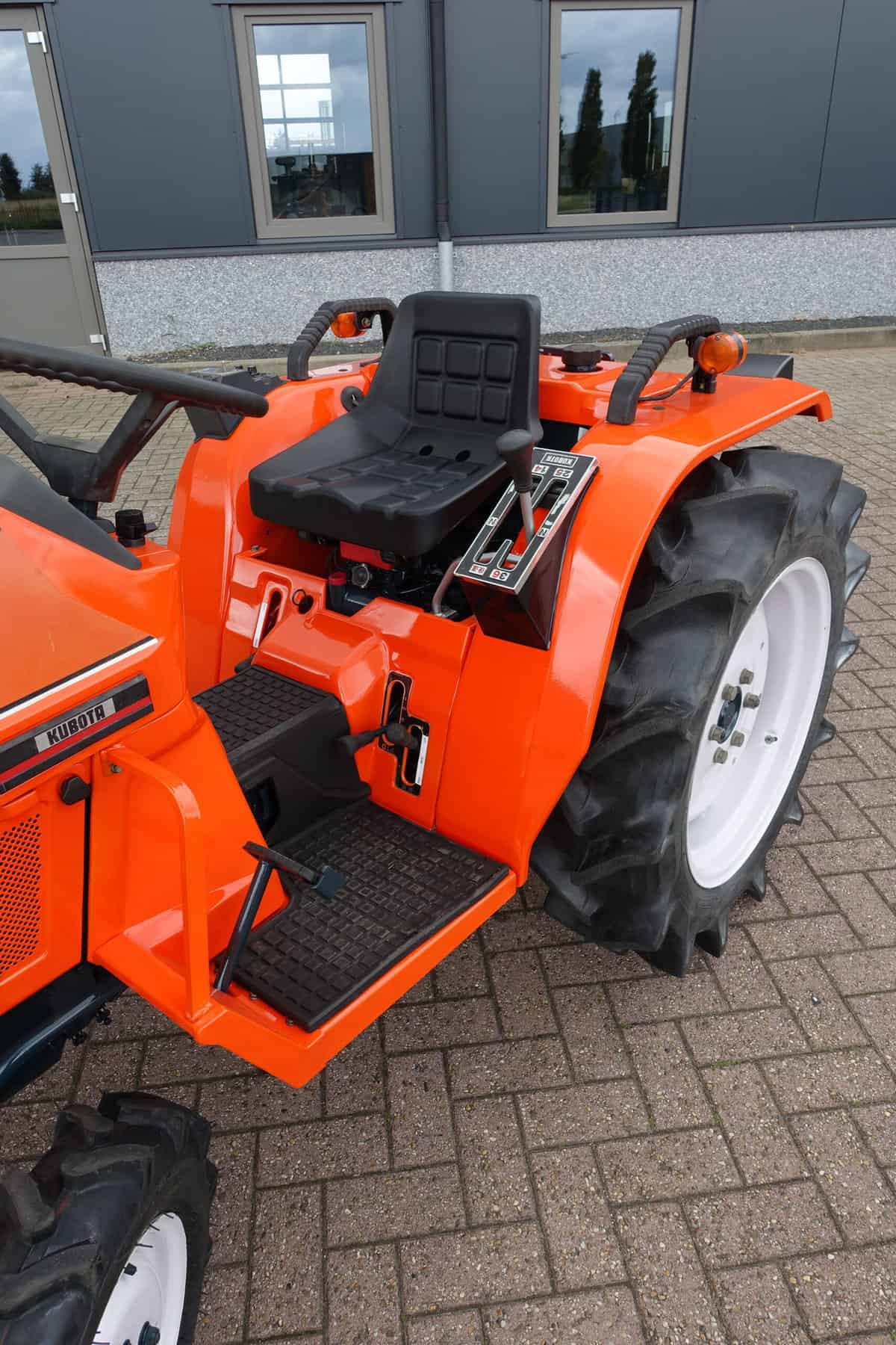 Kubota Bulltra B1-17 4wd - Afbeelding 9