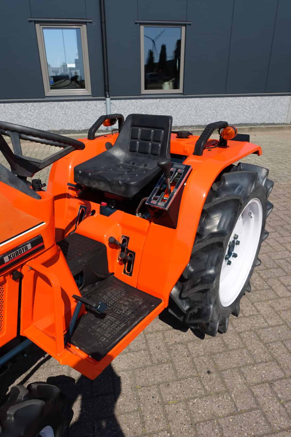 Kubota Bulltra B1-17 4wd - Afbeelding 9