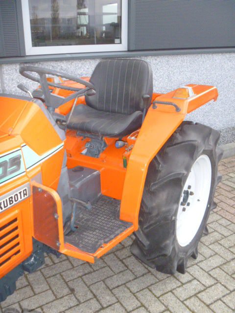 Kubota L1-205 4wd - Afbeelding 9
