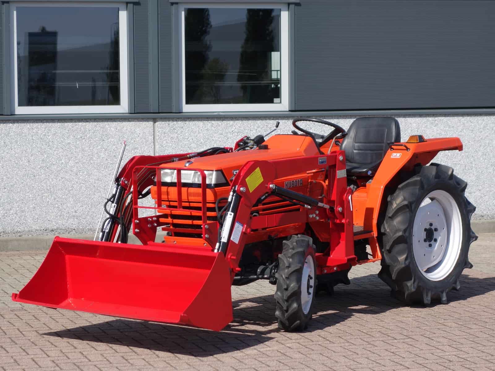 Kubota L1-235 4wd