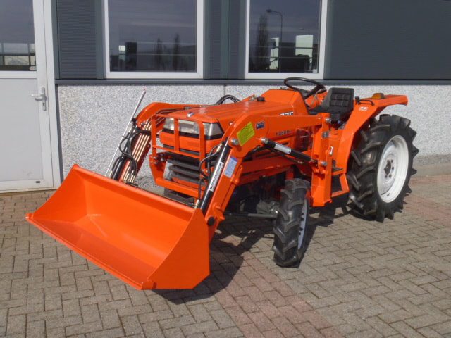 Kubota L1-235 4wd
