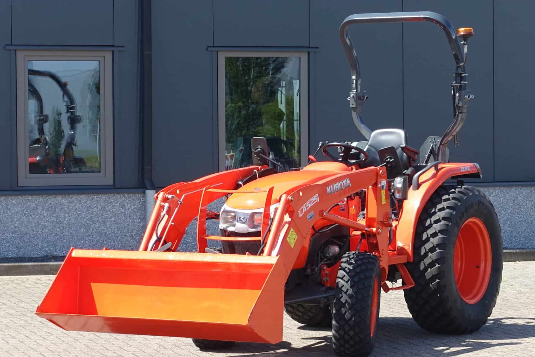 Kubota L1361 4wd HST