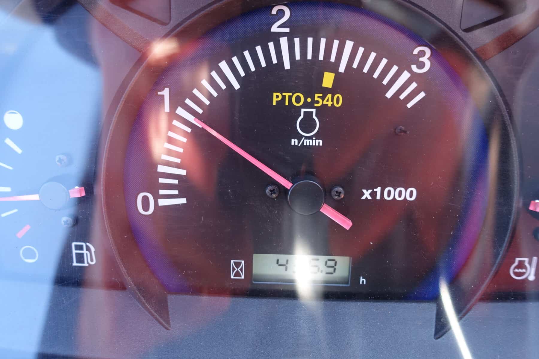 Kubota L1361 4wd HST - Afbeelding 11