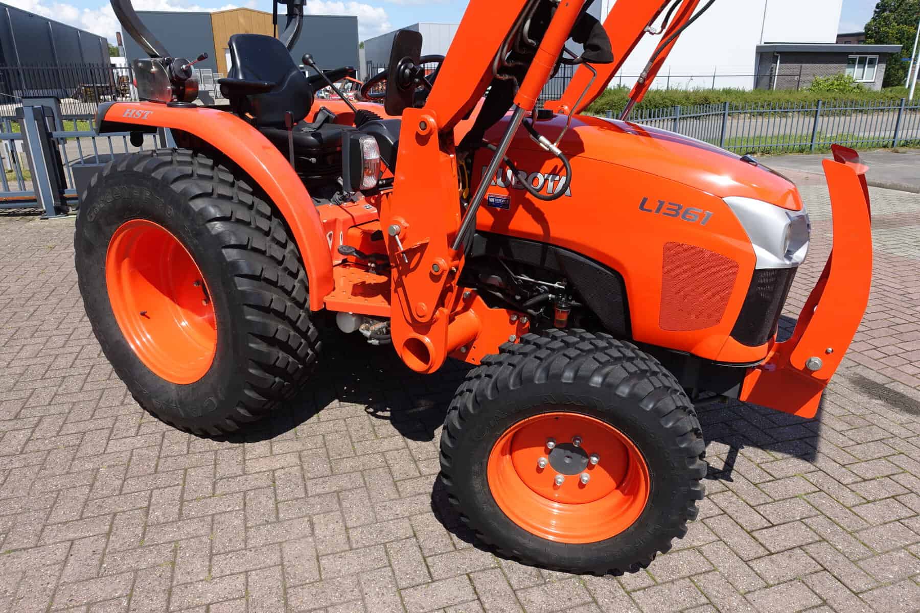 Kubota L1361 4wd HST - Afbeelding 2