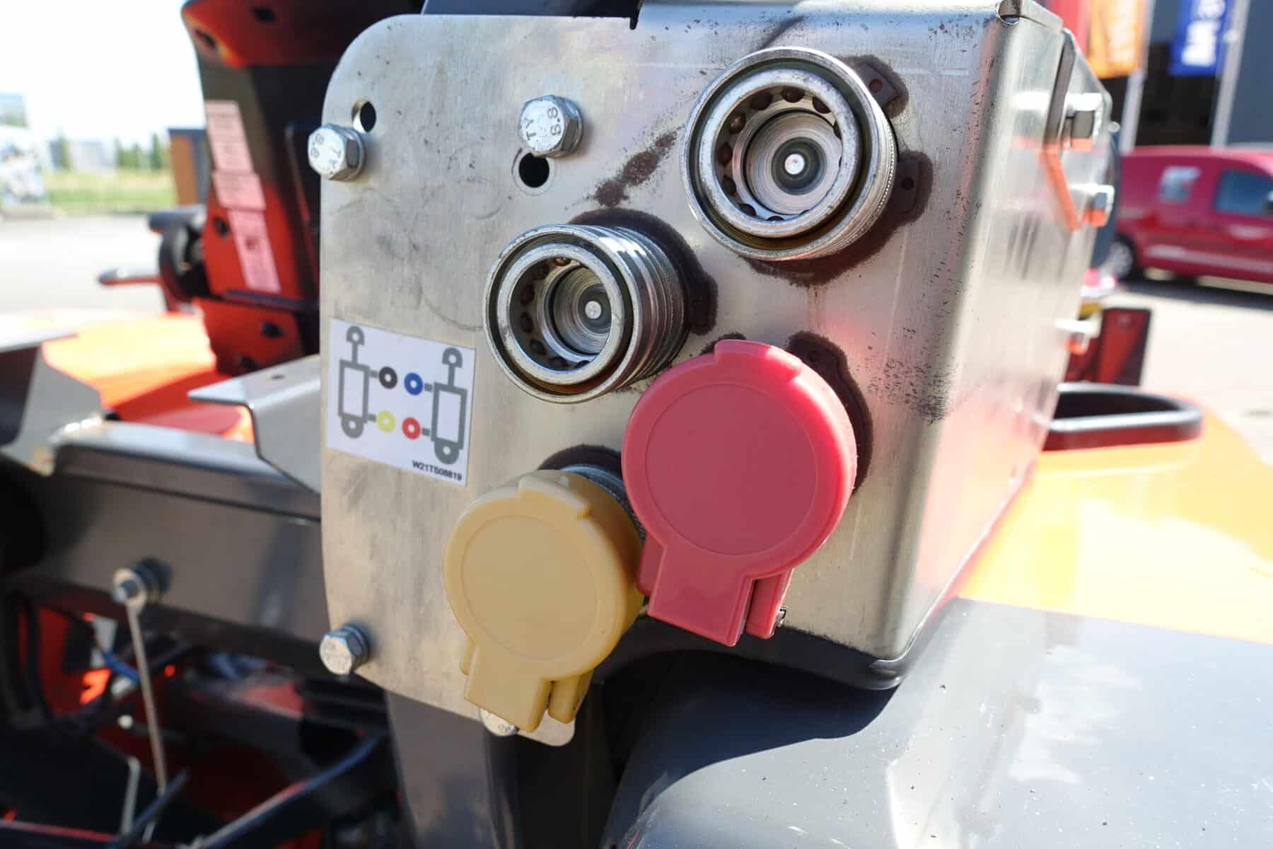 Kubota L1361 4wd HST - Afbeelding 28