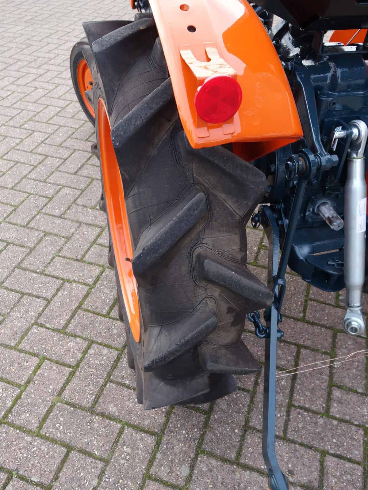 Kubota L1801 2wd - Afbeelding 15