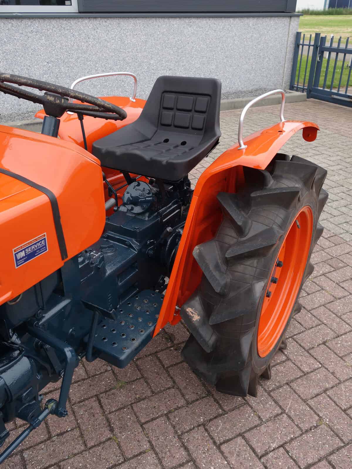Kubota L2000 2wd - Afbeelding 8
