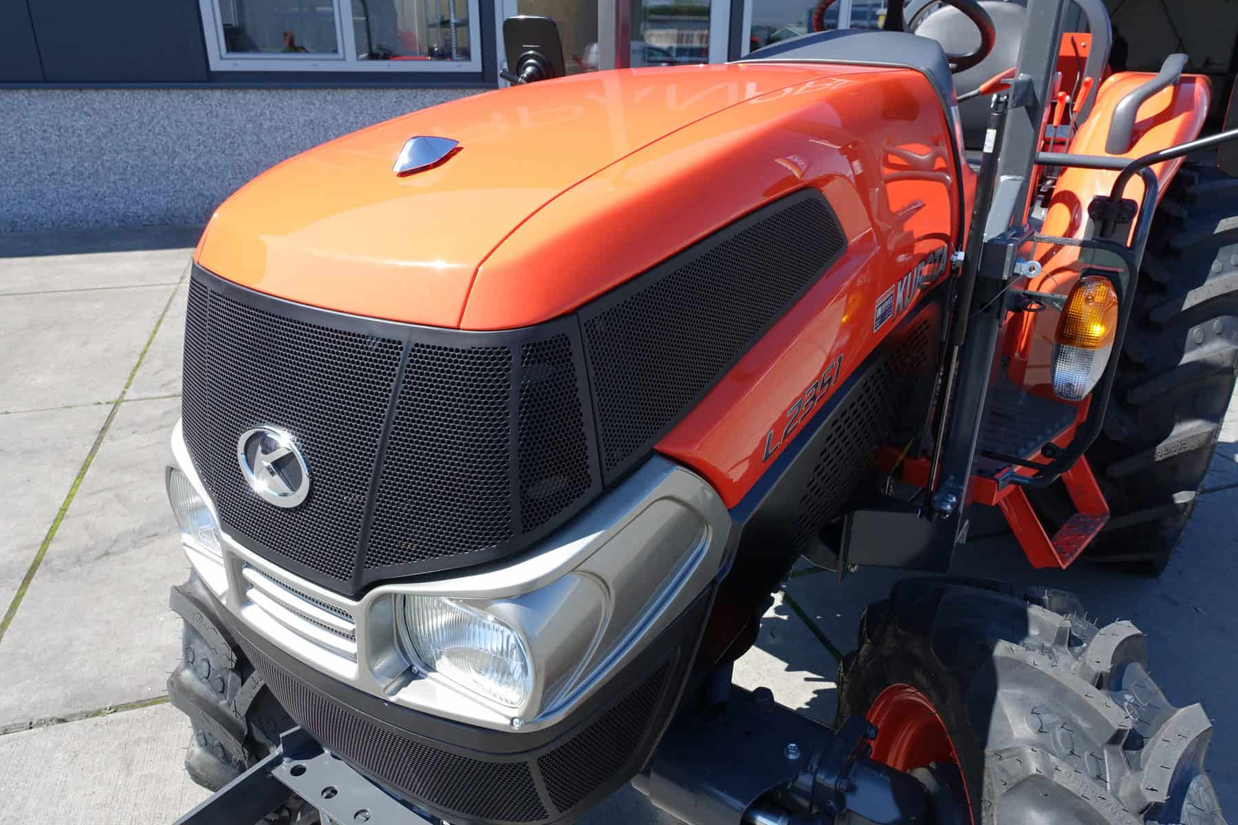 Kubota L2351 4wd - Afbeelding 4