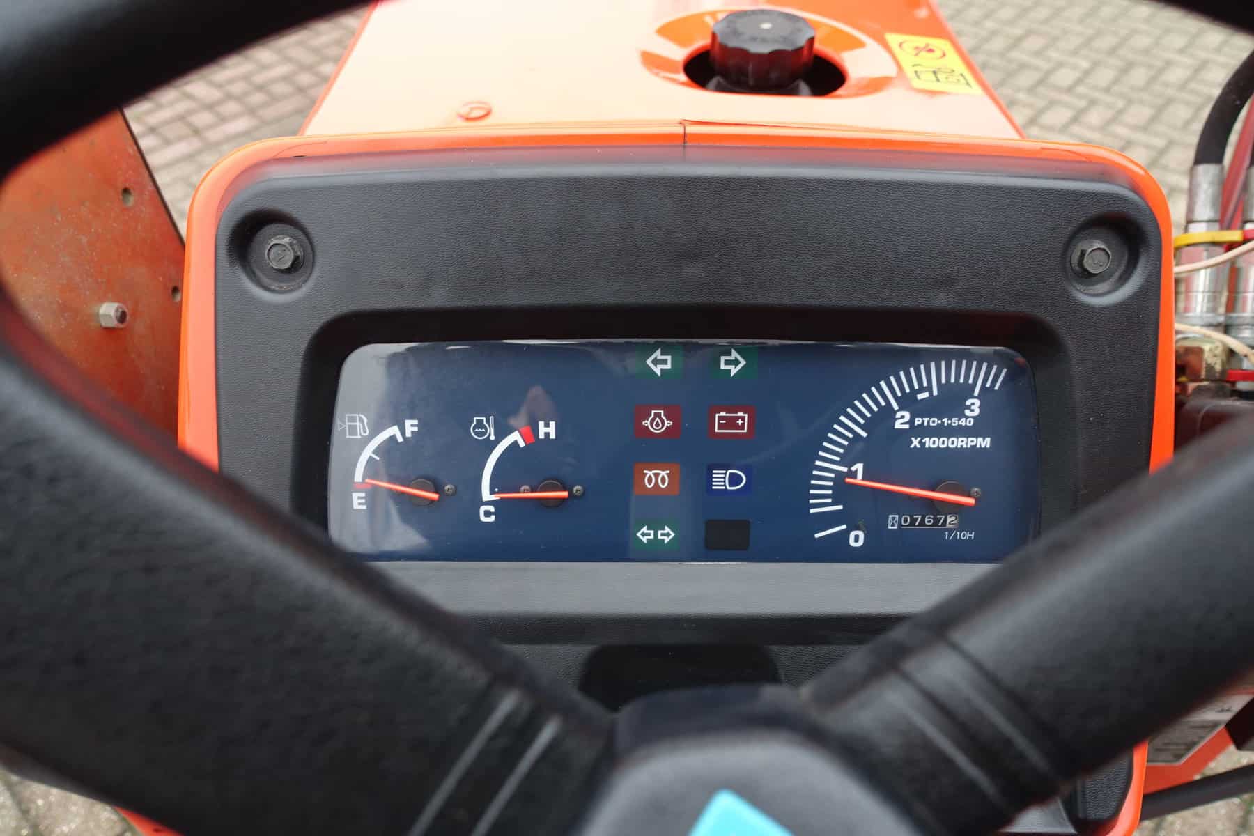 Kubota L3200 4wd - Afbeelding 10