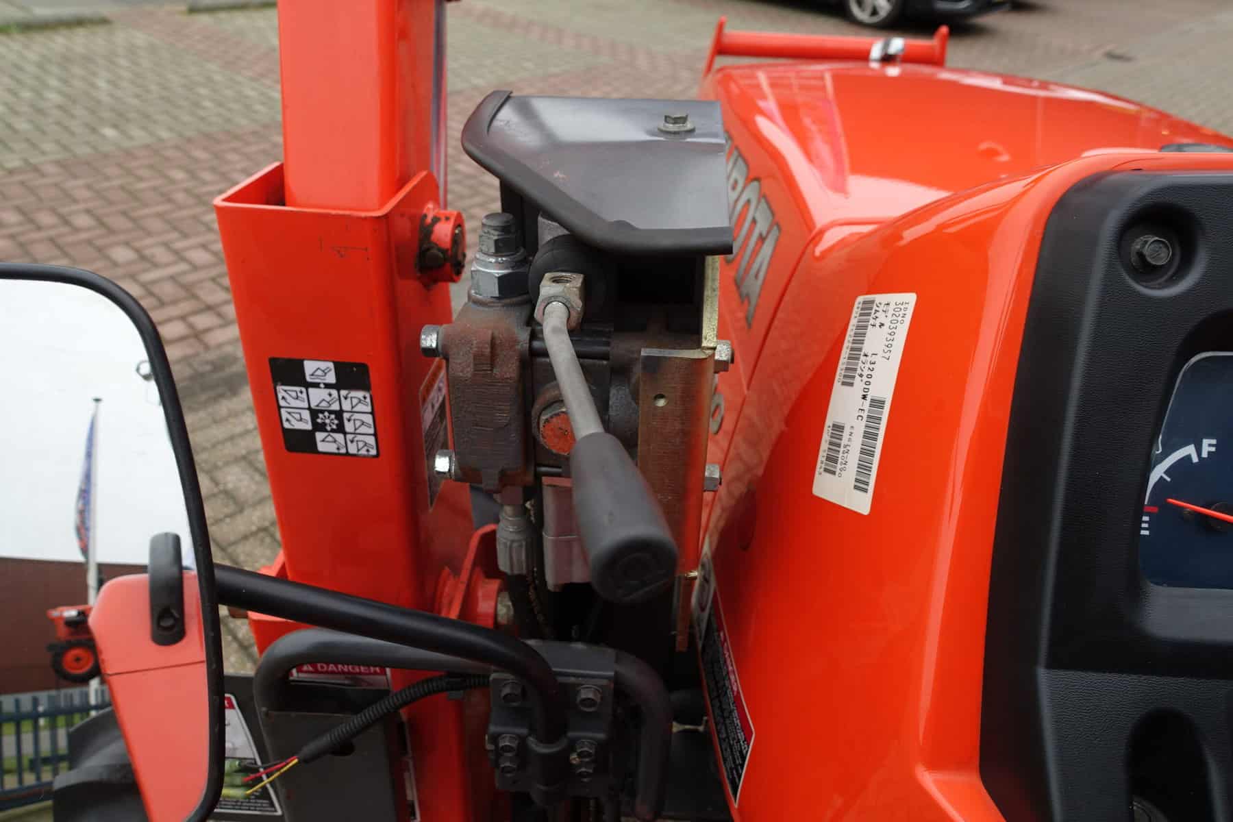 Kubota L3200 4wd - Afbeelding 13
