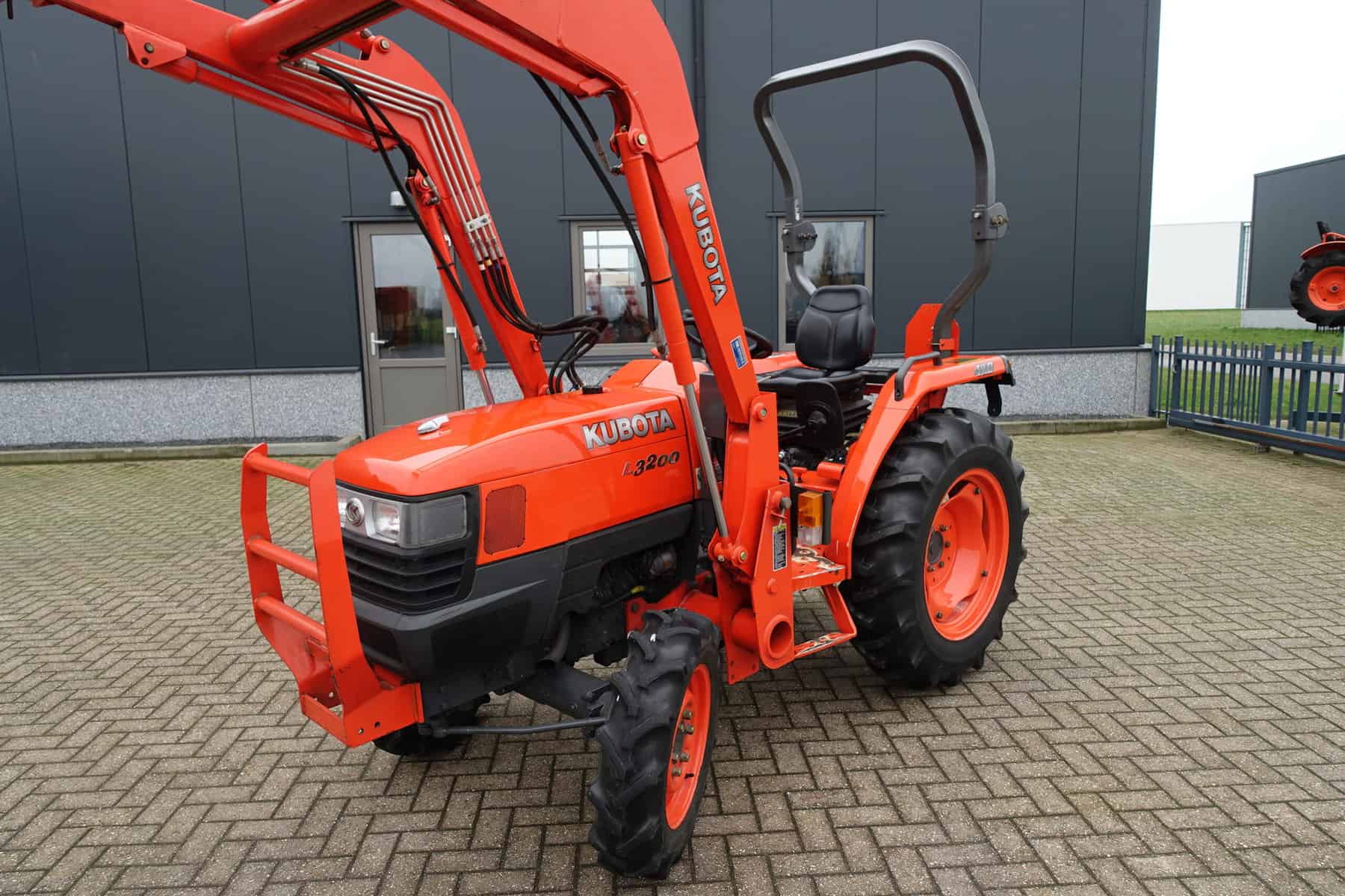Kubota L3200 4wd - Afbeelding 4