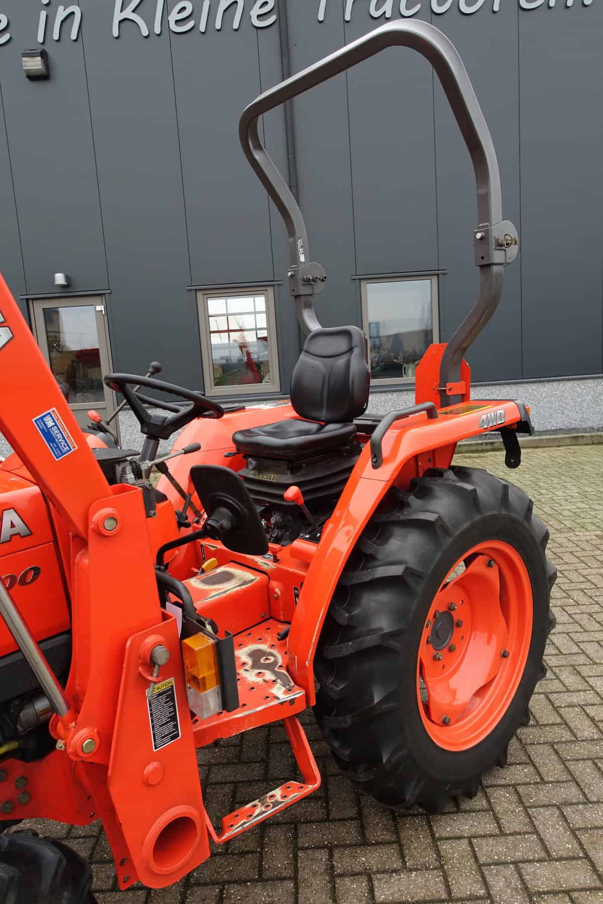 Kubota L3200 4wd - Afbeelding 8