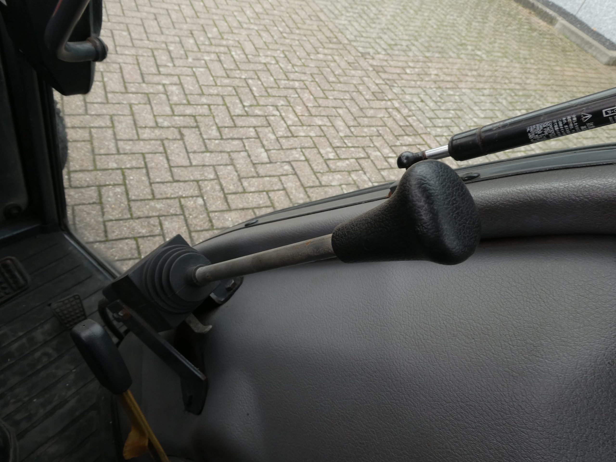 Kubota L4200 4wd - Afbeelding 16