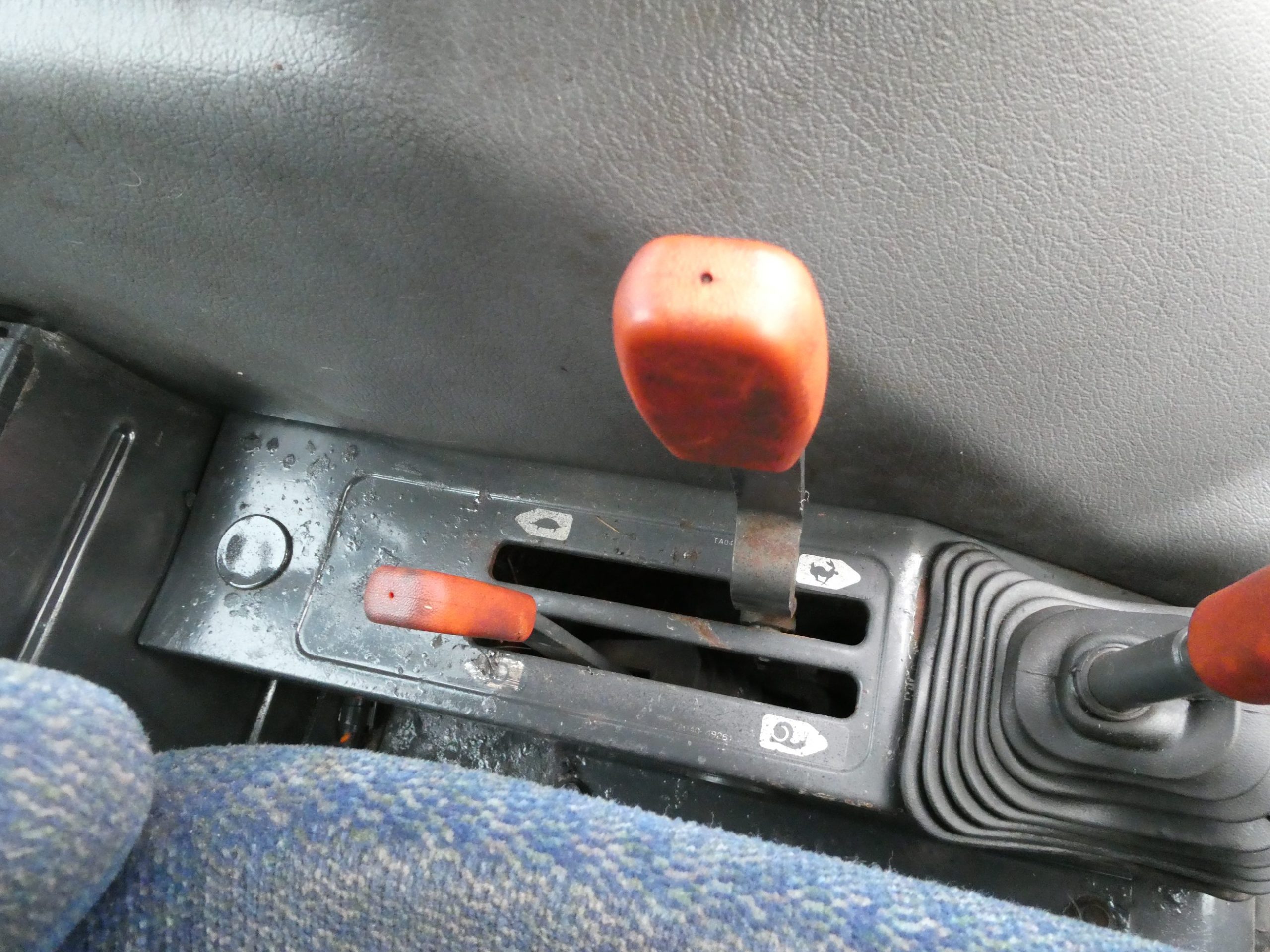 Kubota L4200 4wd - Afbeelding 17