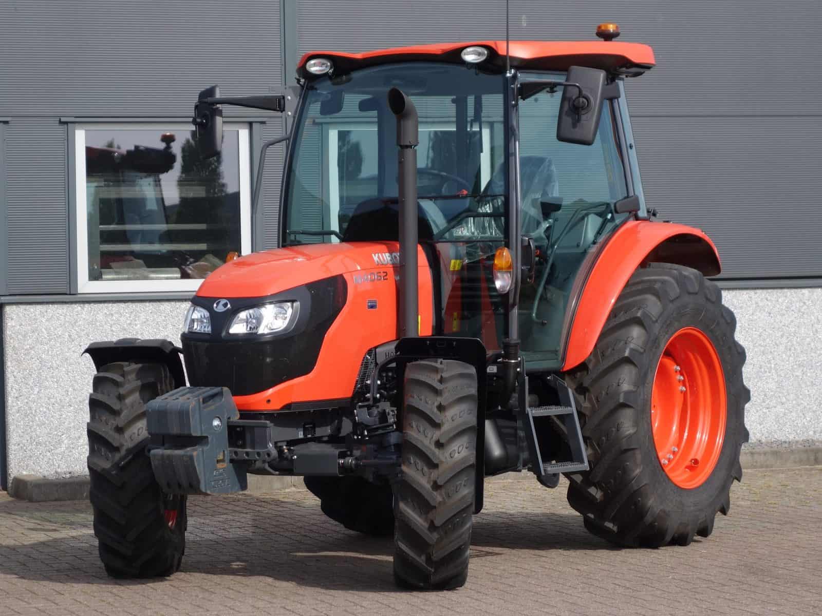 Kubota M4062